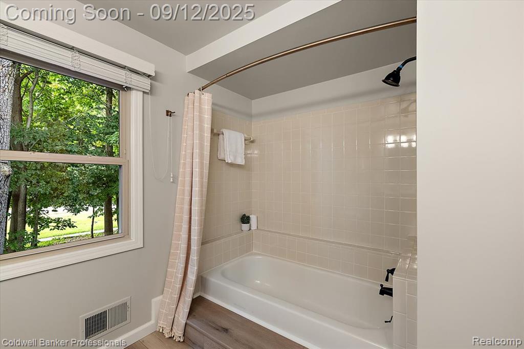 49238 Plum Tree Drive, Plymouth, MI 48170 — Photo 42