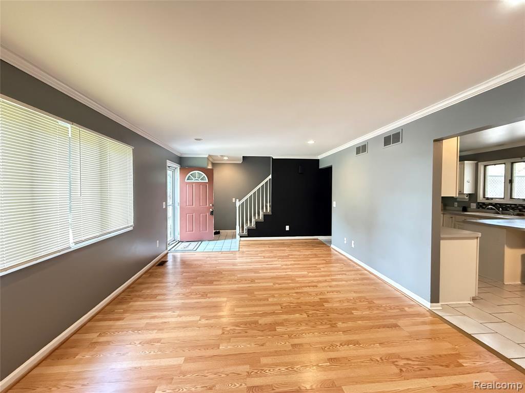 8334 McKinley, Center Line, MI 48015 — Photo 8