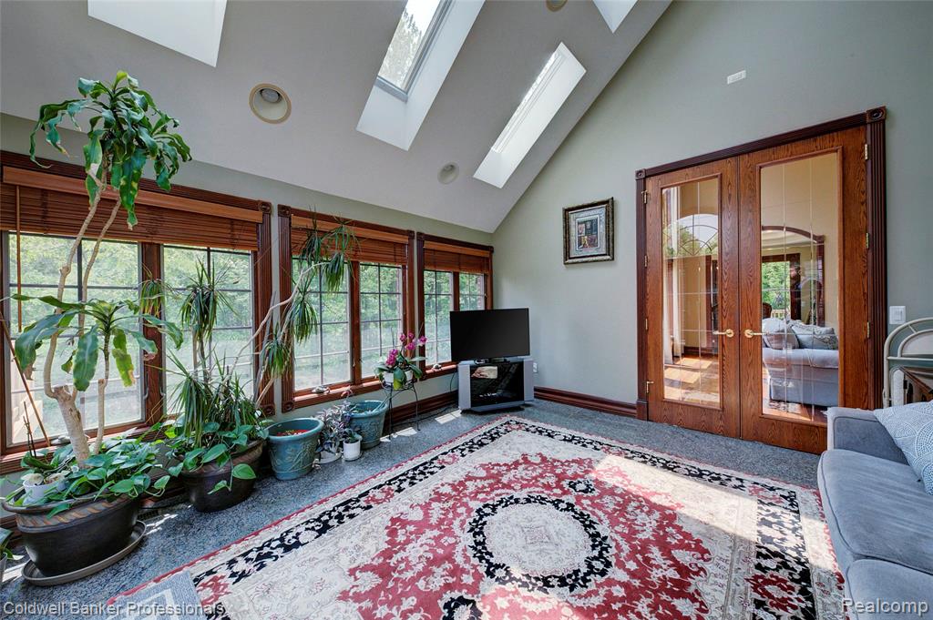 4546 Forest Edge Lane, West Bloomfield, MI 48323 — Photo 21