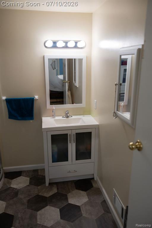 5052 Beecher Road, Flint, MI 48532 — Photo 17