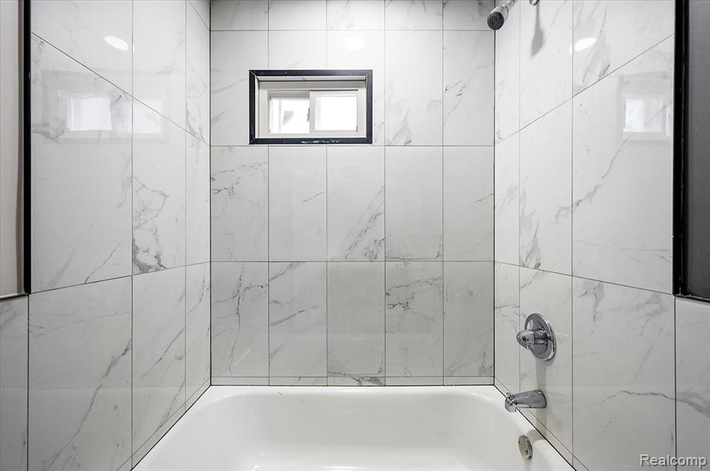 8404 Patton Street, Detroit, MI 48228 — Photo 27