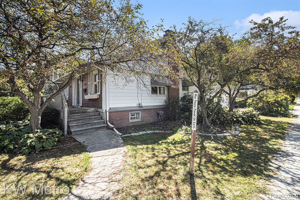 719 W 12 Mile Road, Royal Oak, MI 48073 — Photo 13