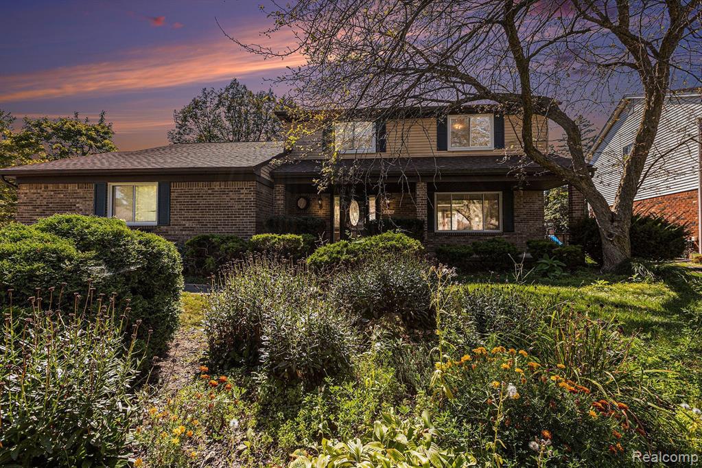 46749 CAMELIA Drive, Canton, MI 48187 — Photo 2