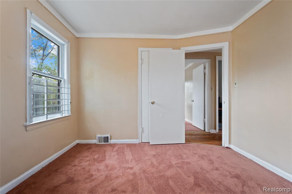 8674 Pierson Street, Detroit, MI 48228 — Photo 23