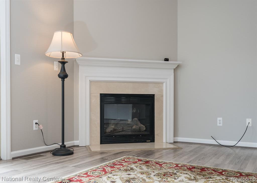 1291 Azalea Lane, 120, Waterford, MI 48327 — Photo 6