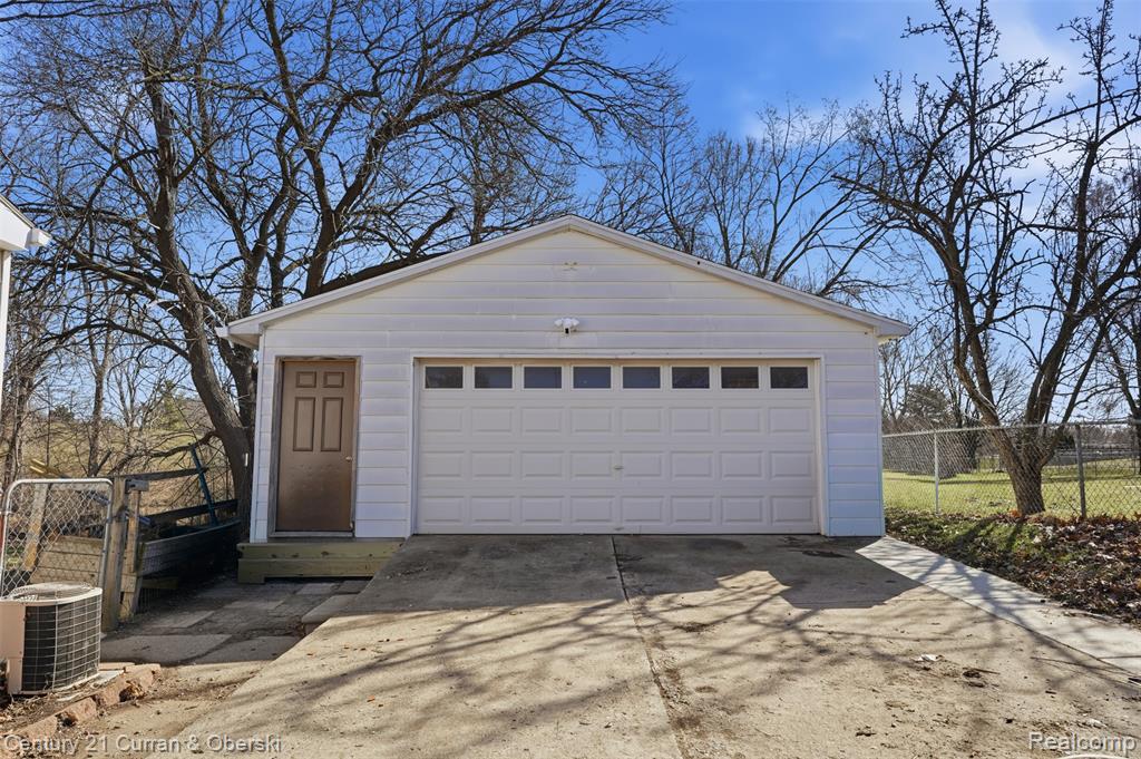 543 McMunn Street, South Lyon, MI 48178 — Photo 21