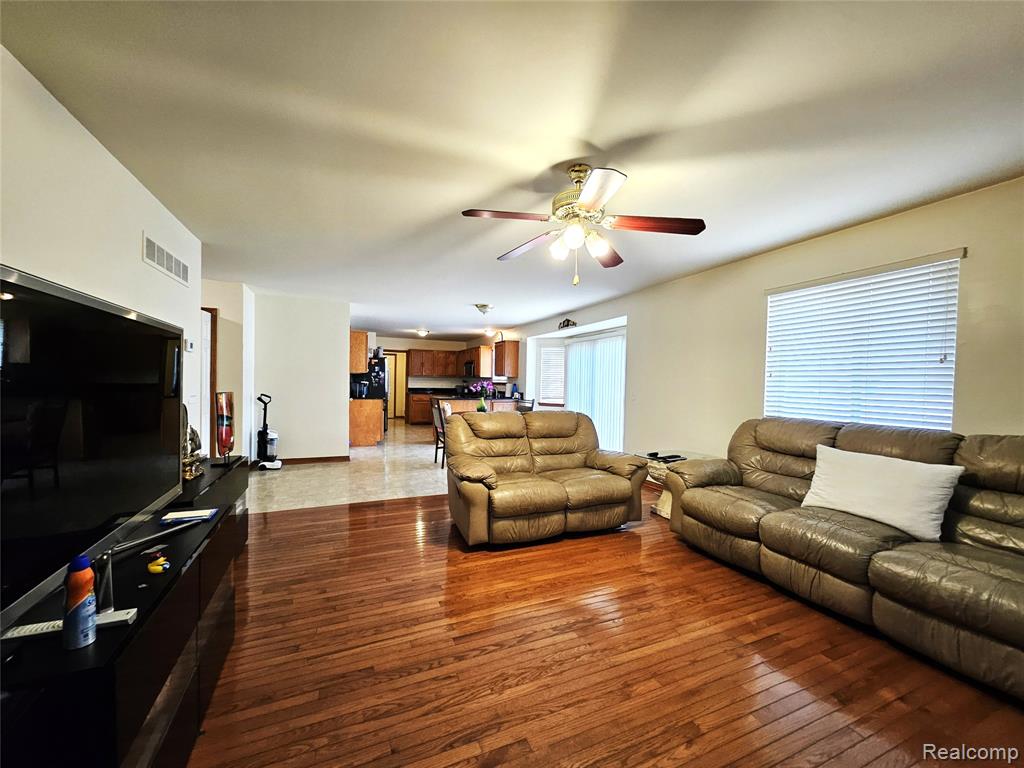 15801 Toulouse, Fraser, MI 48026 — Photo 7