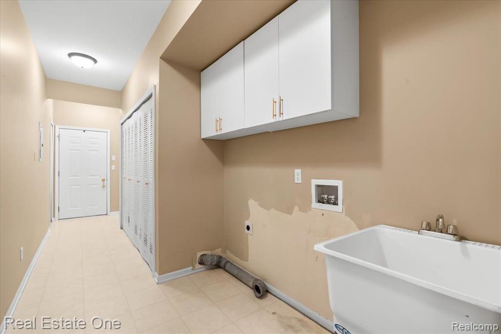 1818 Flagstone Circle, 34, Rochester, MI 48307 — Photo 23