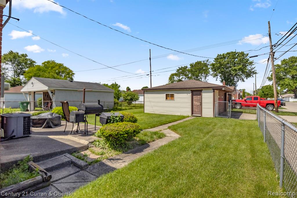 589 HELEN Street, Garden City, MI — Photo 34