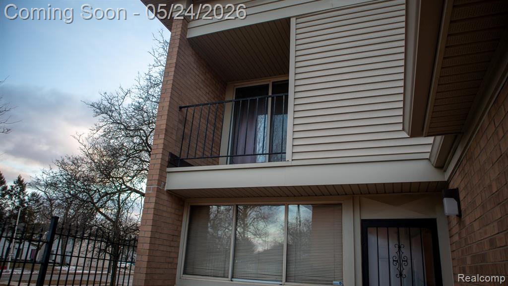 1011 Trevor Place - Photo 2