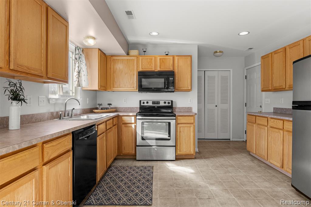 41973 Milton Drive, Van Buren, MI 48111 — Photo 12