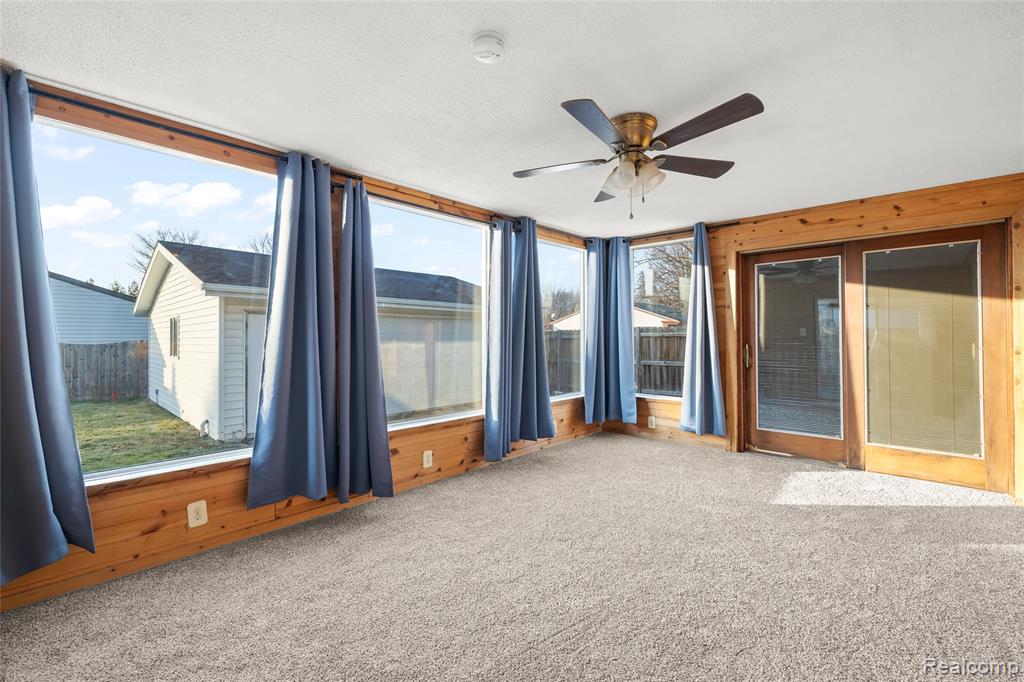 27228 Weddel Avenue, Brownstown, MI 48183 — Photo 11