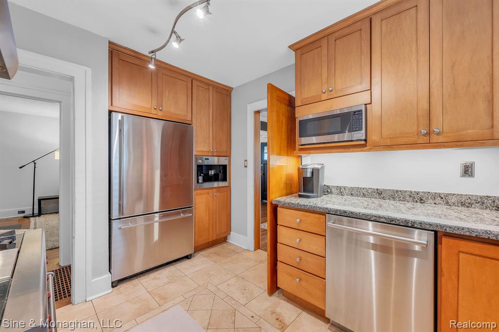 424 W Hudson Avenue, Royal Oak, MI 48067 — Photo 20