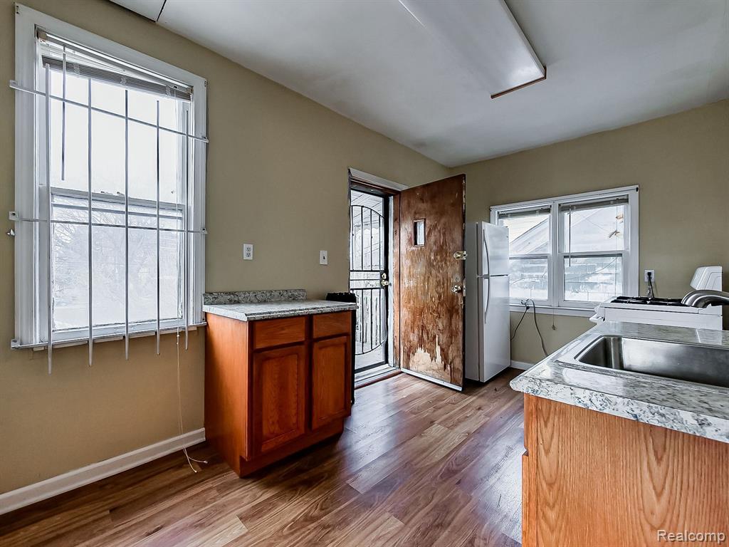 5303 IROQUOIS Street, Detroit, MI 48213 — Photo 16