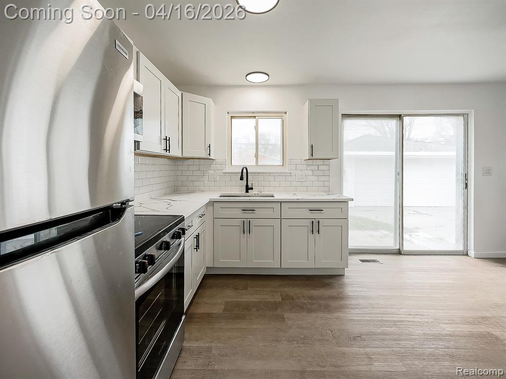 32209 Eastway Street, Roseville, MI 48066 — Photo 6