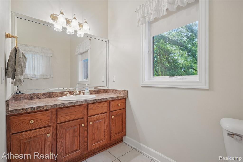 8373 Riverwalk Drive, Fenton, MI 48430 — Photo 46