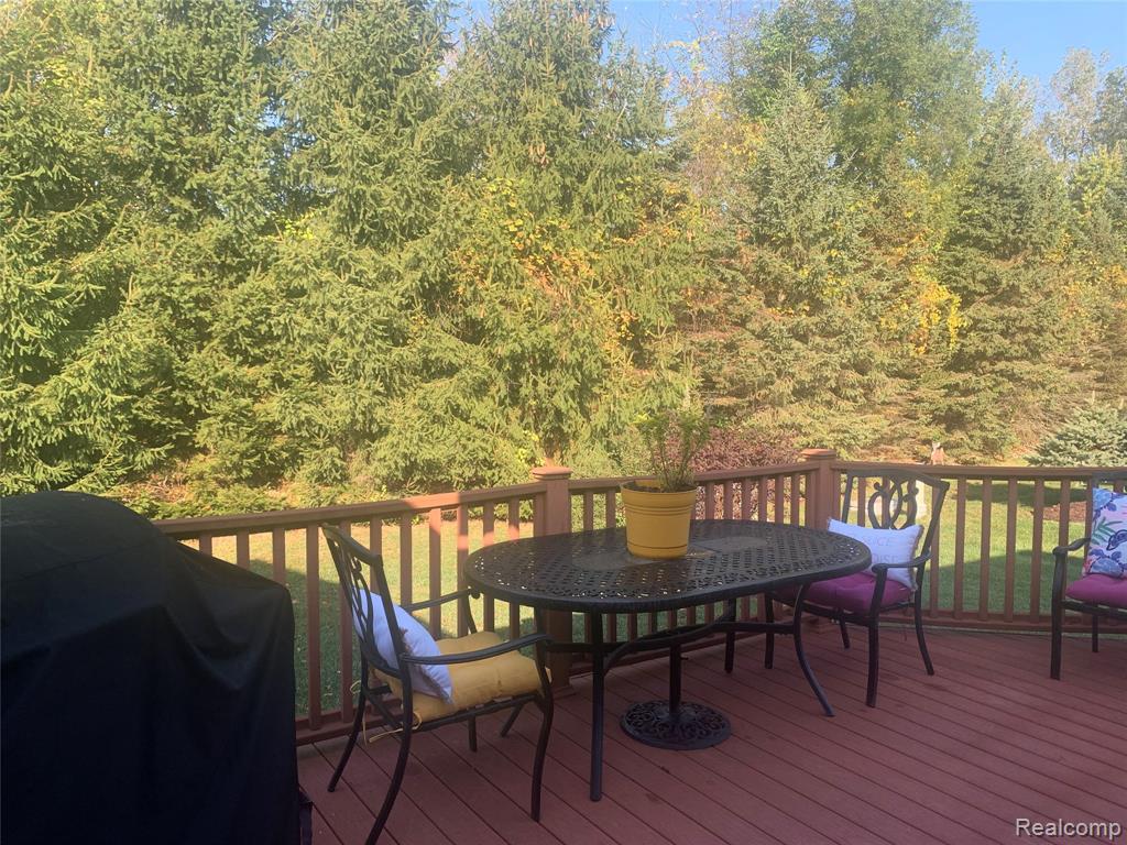26530 Higgins Way, Brownstown, MI 48134 — Photo 37