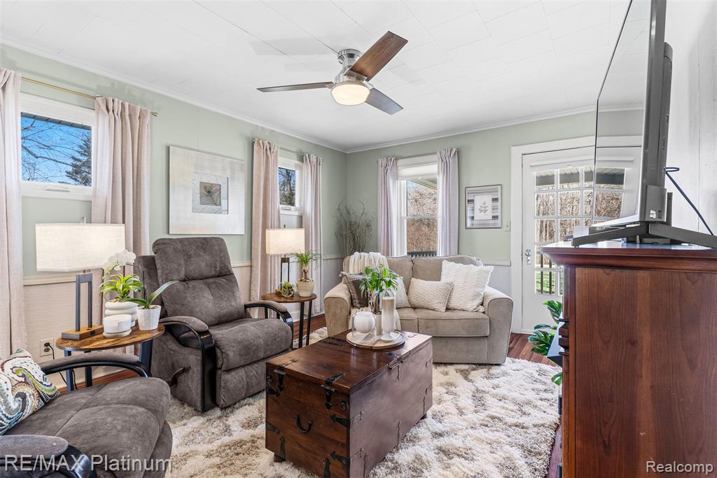 11124 White Lake Road, Fenton, MI 48430 — Photo 16