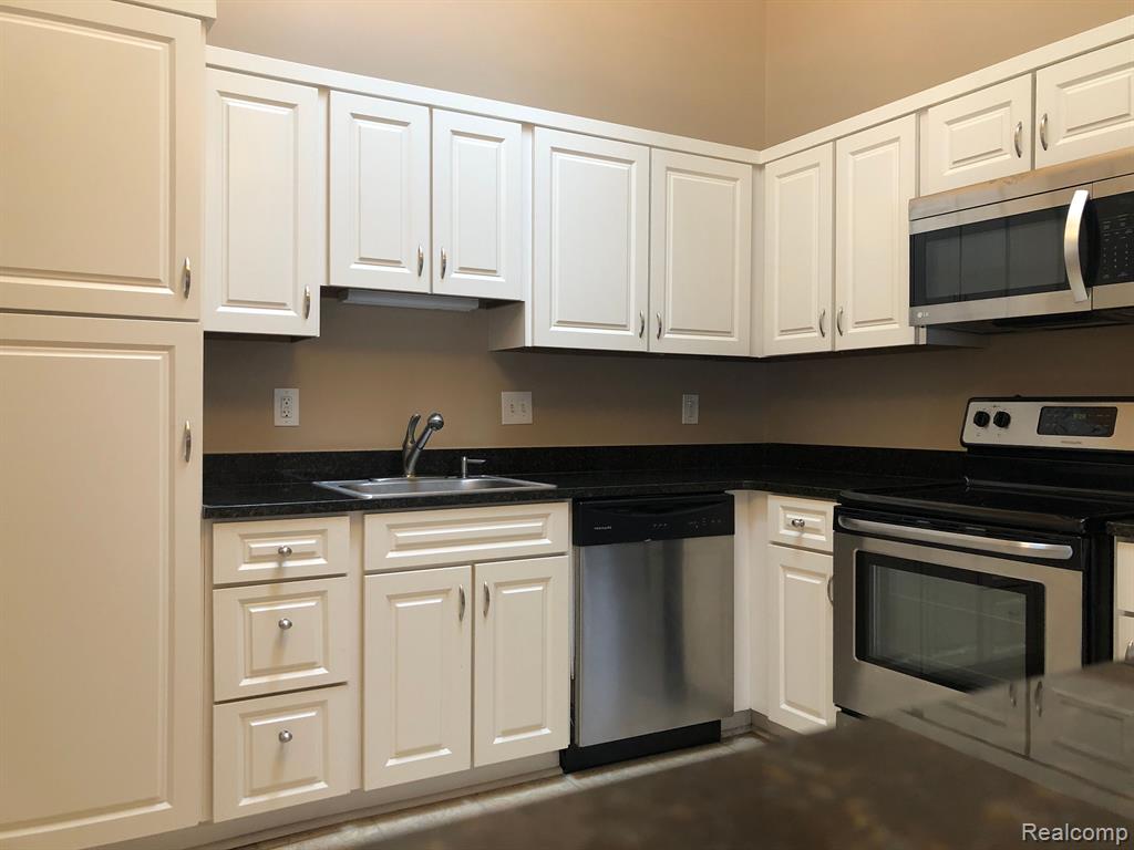 43568 W ARBOR WAY Drive, Canton, MI 48188 — Photo 5