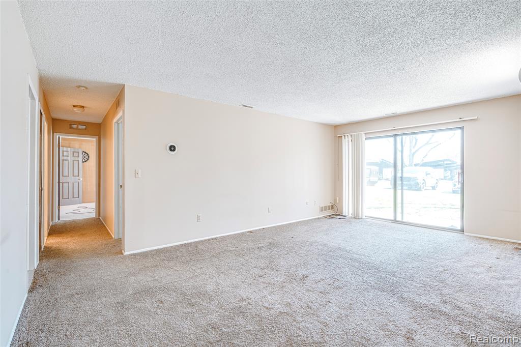 27845 Berrywood Lane, Farmington, MI 48334 — Photo 4