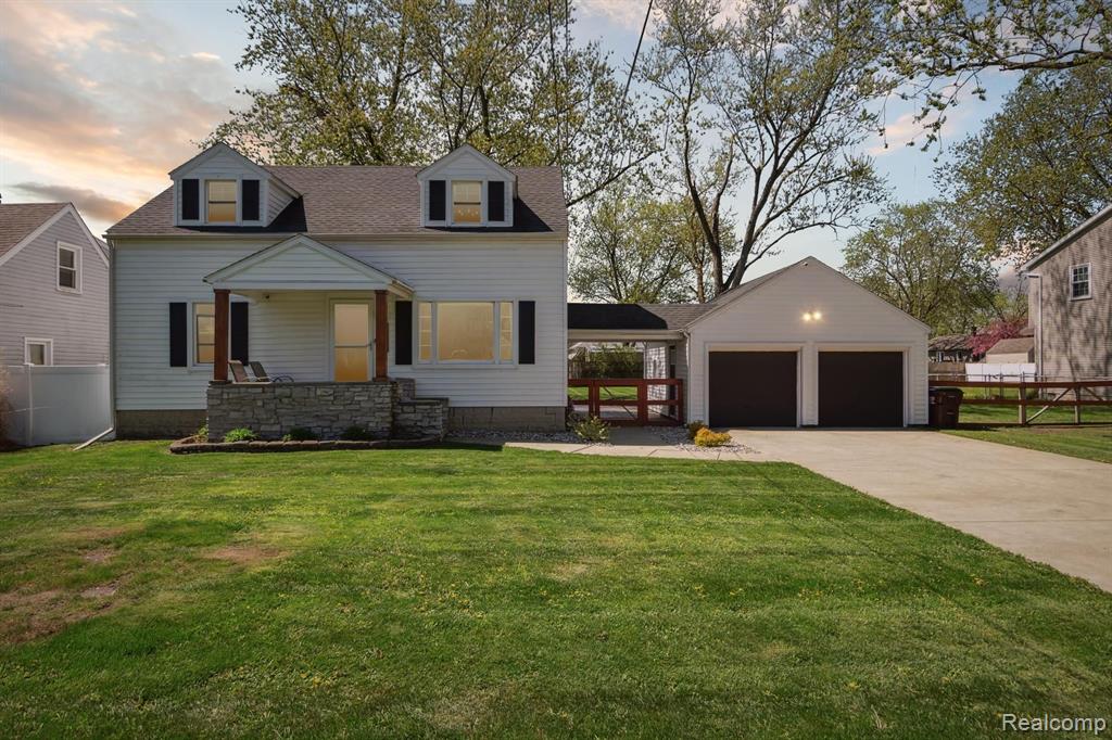 5563 CENTRAL Drive, Monroe, MI 48161 — Photo 2