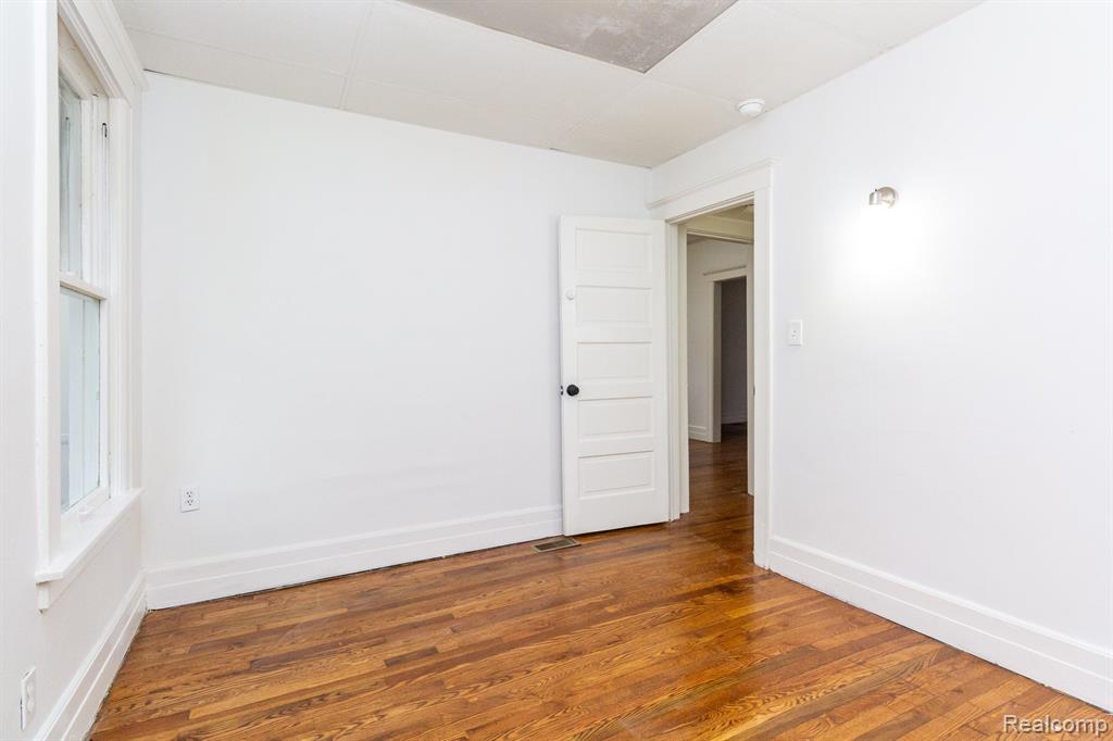 8175 CENTRAL, Center Line, MI 48015 — Photo 9