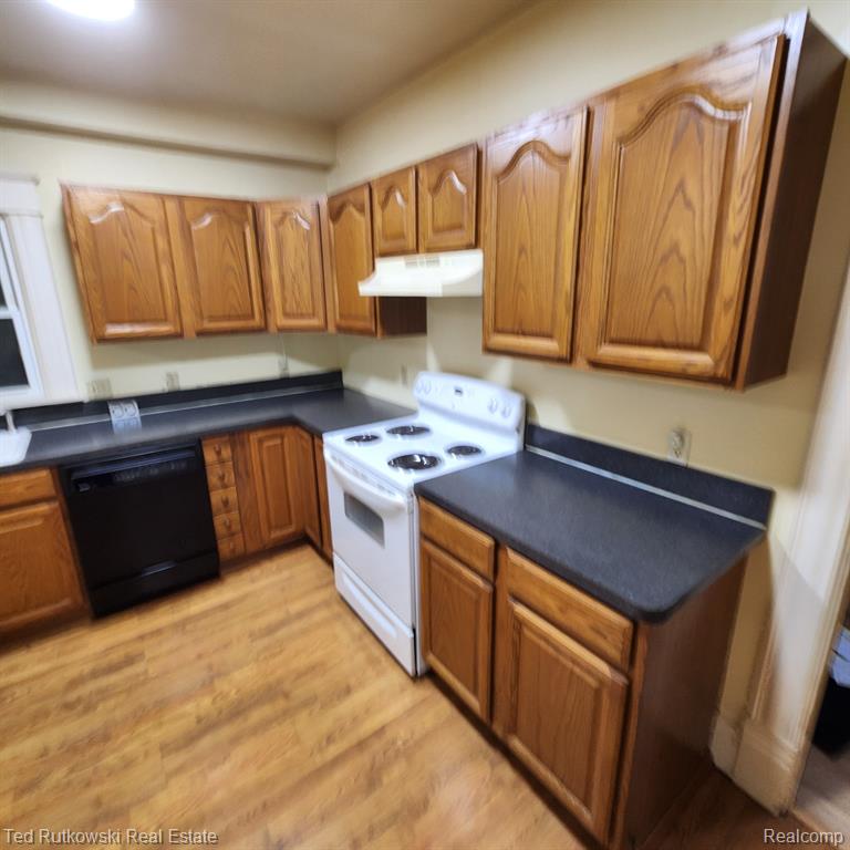 315 N MAIN Street SW, Capac, MI 48014 — Photo 4