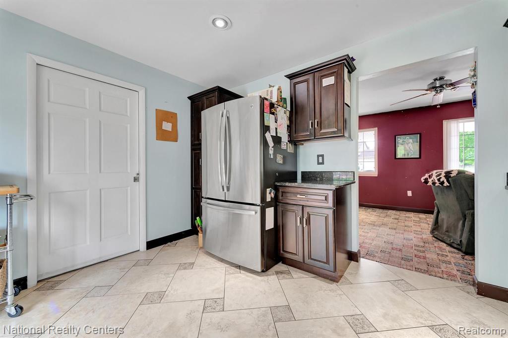 5450 Pocono Street, West Bloomfield, MI 48323 — Photo 26