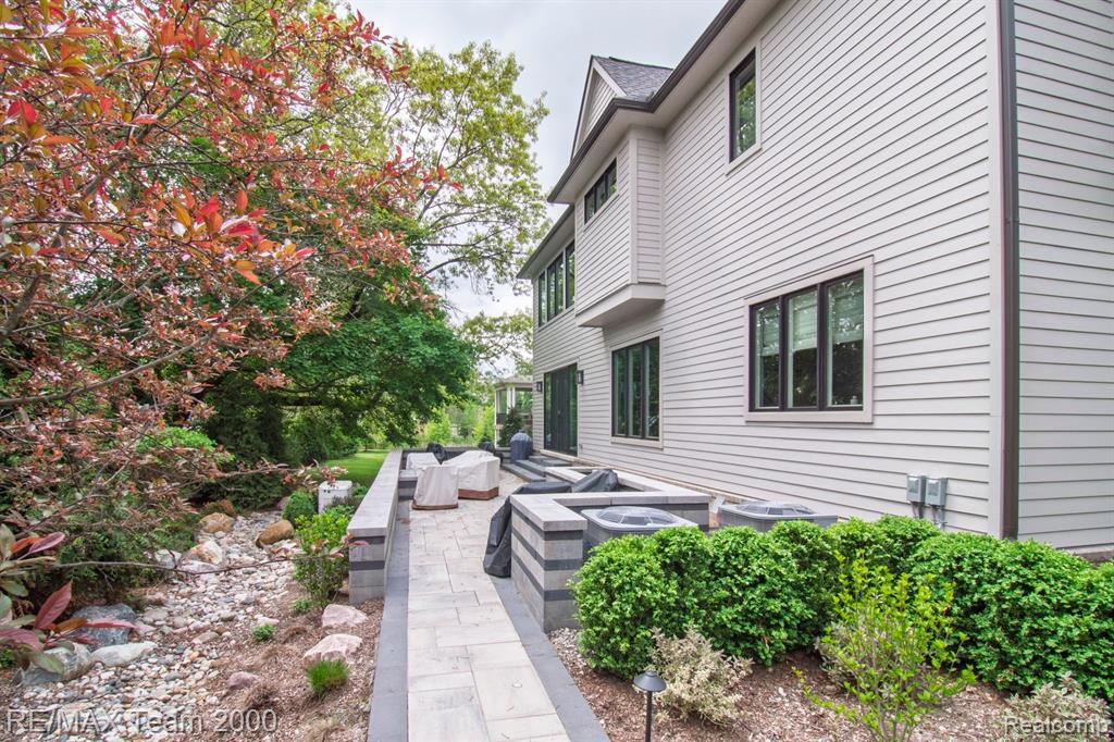 7313 BROOKSIDE VILLAGE, Bloomfield Hills, MI 48301 — Photo 12