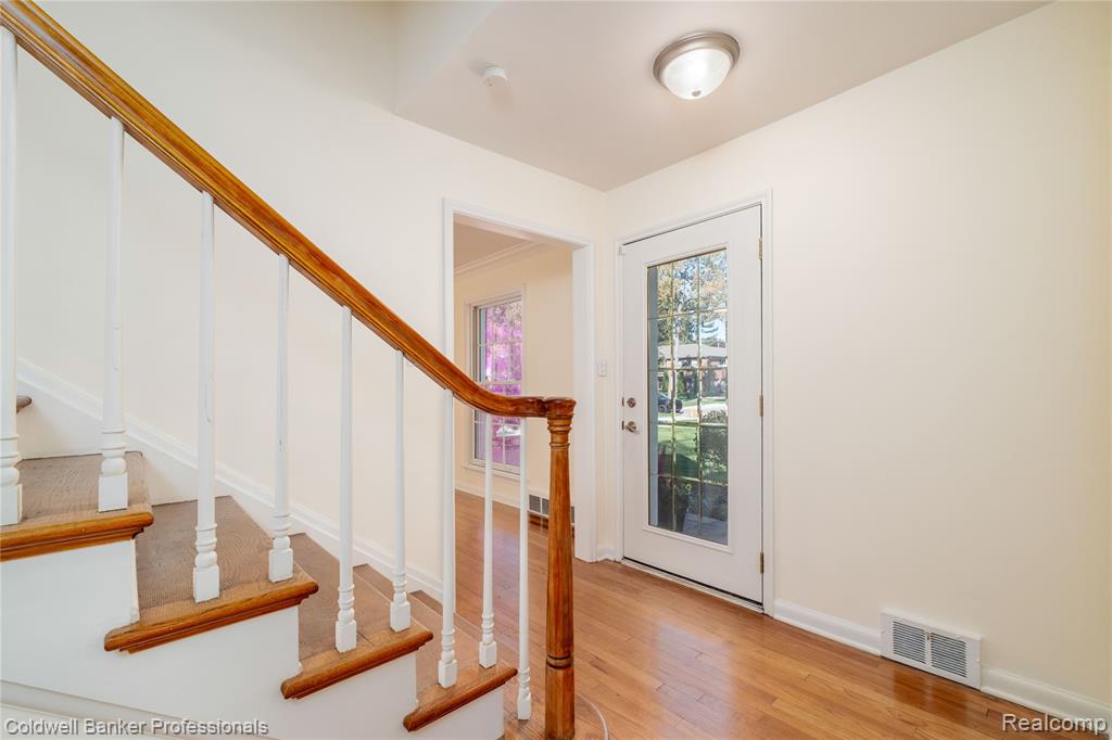 499 Sunningdale Drive, Grosse Pointe Woods, MI 48236 — Photo 14