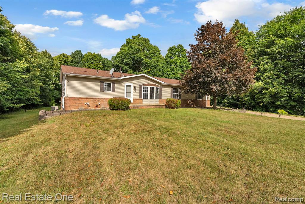 72021 Romeo Plank Road, Armada, MI — Photo 12