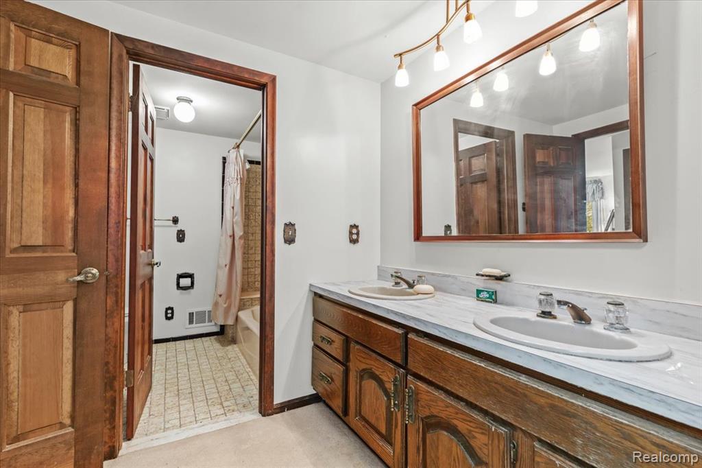 60023 Trailwood Street, Washington, MI — Photo 19