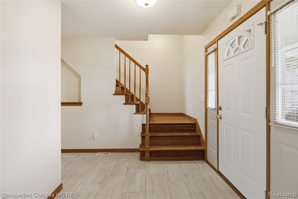 6474 Bedview Drive, Saline, MI 48176 — Photo 5