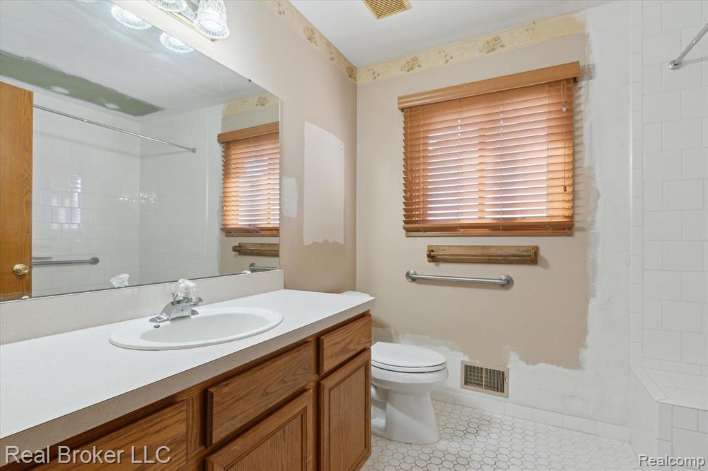 47095 STONY BROOK Drive, Macomb, MI 48044 — Photo 24