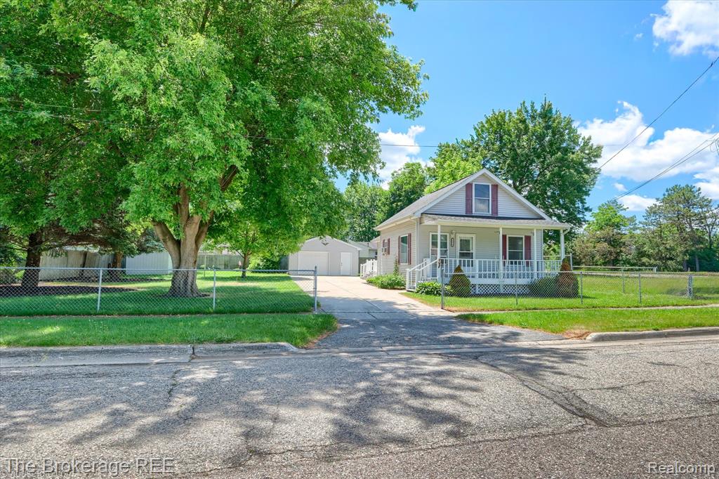 1314 Carman Street, Burton, MI 48529 — Photo 5