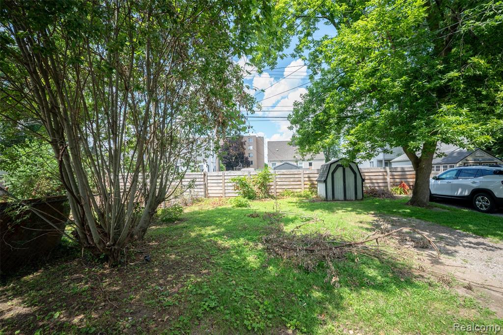 543 E Saratoga Street, Ferndale, MI 48220 — Photo 5