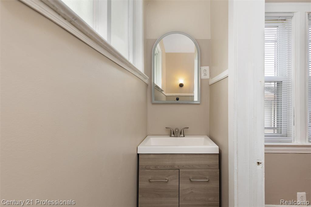 3322 Leslie Street, Detroit, MI 48238 — Photo 9