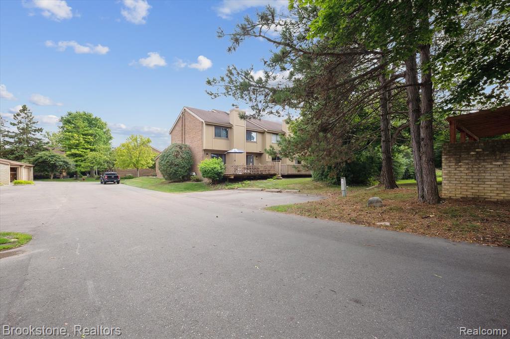 5195 Richard Run, West Bloomfield, MI — Photo 46