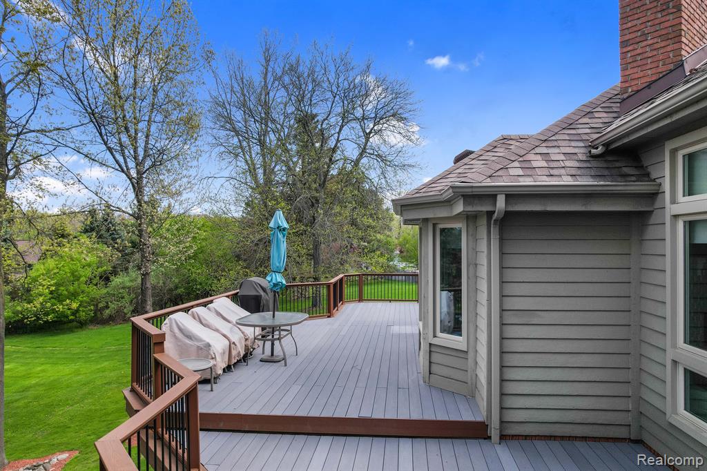 8261 STAGHORN Trail, Clarkston, MI 48348 — Photo 18
