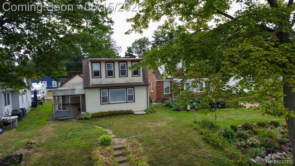 9556 Round Lake Boulevard, White Lake, MI