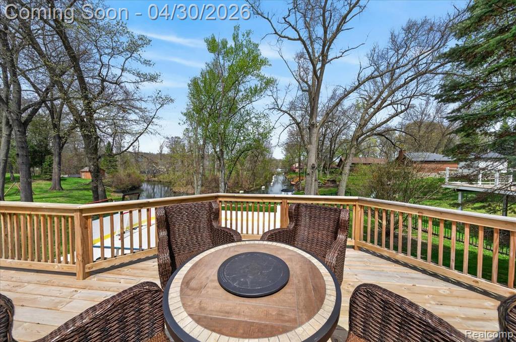 3945 N Vanstone Drive, Commerce Twp, MI 48382 — Photo 42