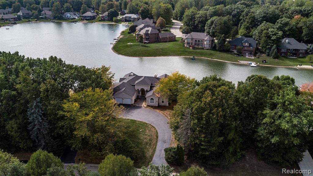 68373 Lake Angela Pointe, Richmond, MI 48062 — Photo 2
