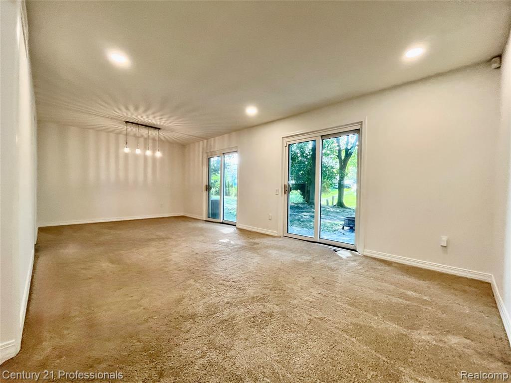 5720 Beauchamp, West Bloomfield, MI — Photo 19