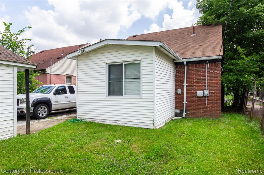 9037 Longacre Street, Detroit, MI 48228 — Photo 33