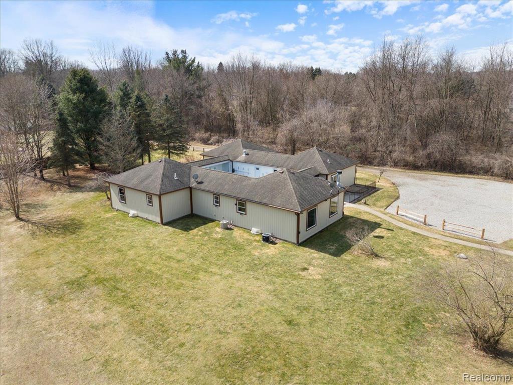 572 CASEMER Road, Lake Orion, MI — Photo 7