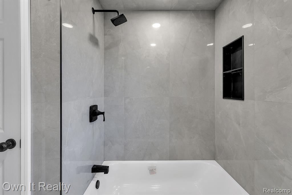 4316 Lakewood Street, Detroit, MI 48215 — Photo 11
