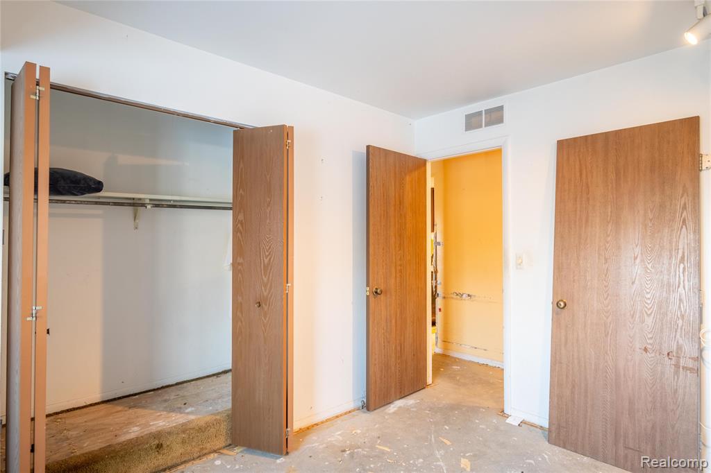 1476 W Chateau Vert Street, Ypsilanti, MI 48197 — Photo 13
