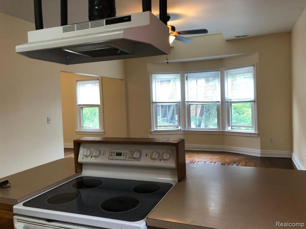 7941 AGNES Street, Detroit, MI 48214 — Photo 16