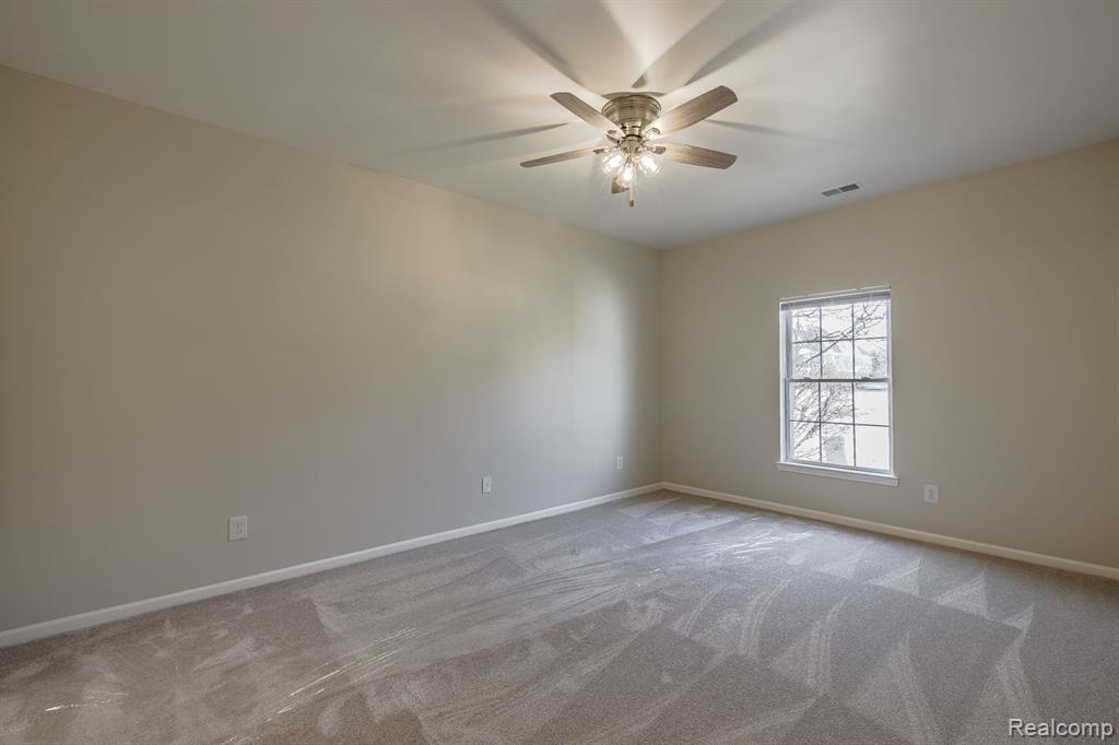 708 AMBERLY Drive, A, Waterford, MI 48328 — Photo 17