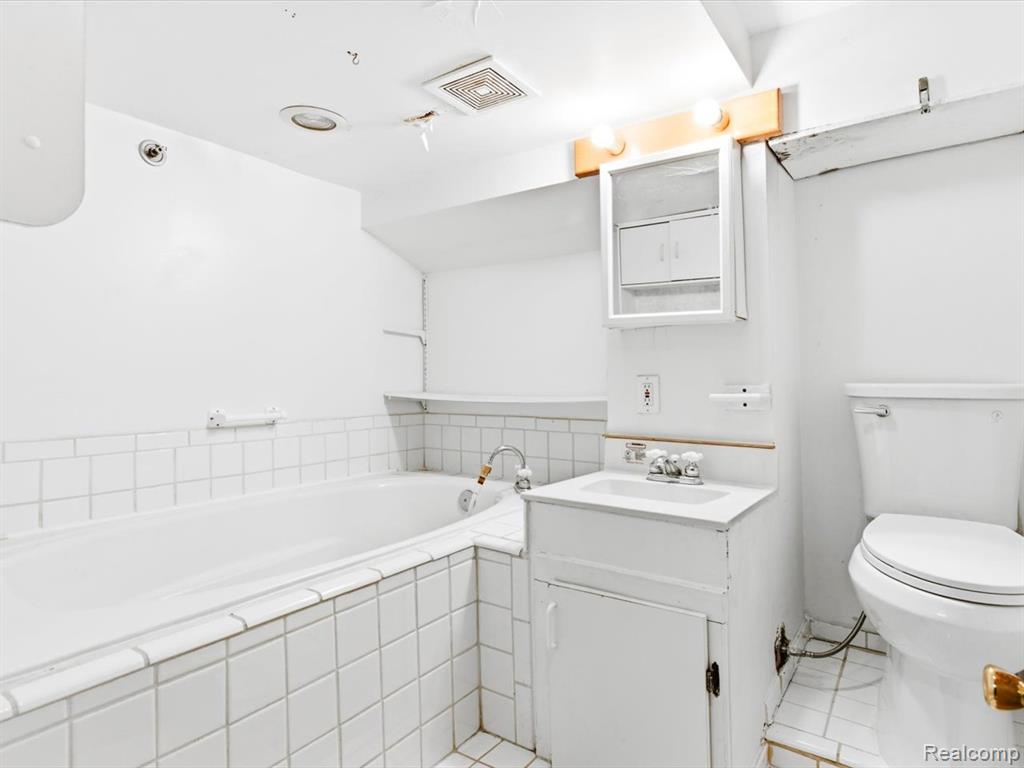 1218 Center Avenue, Port Huron, MI 48060 — Photo 30